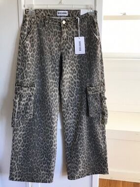 DISCLOSURE Wide Leg Cargo Leopard Print Pants Baggy Jeans Women’s Size 7/28 NWT